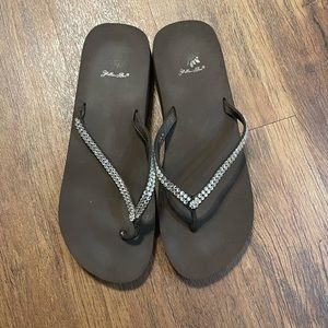 Yellow Box (Jello) Flip Flops. Color: Brown. With rhinestones. Size: 10